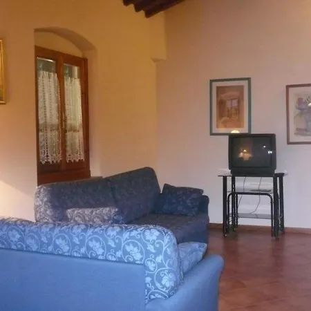 Charmantes Ferienhaus In Piani Della Rugginosa Mit Grossem Garten Reggello